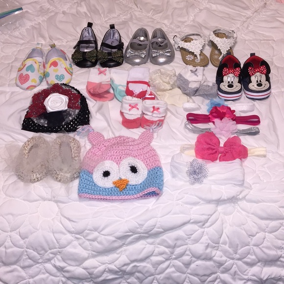 Other - 19 pieces baby girl accessories bundle